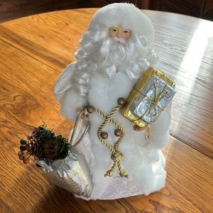 BEAUTIFUL SANTA TREE TOPPER OR TABLE DECOR